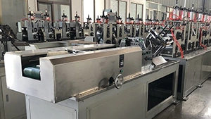 Машина для производства картонного уголка