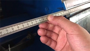 Боковое регулирование печатного цилиндра (влево)